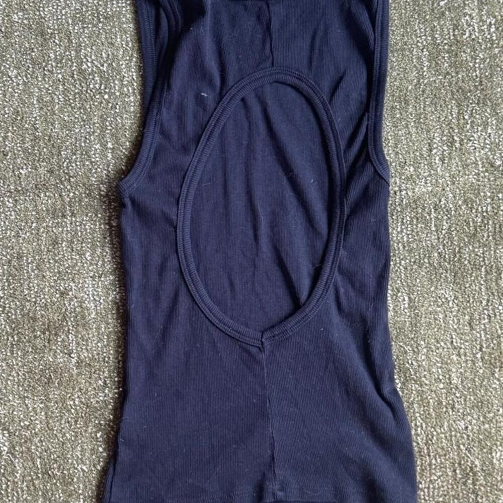 Reformation Women's Navy and Black Vest - Picture 3 of 3